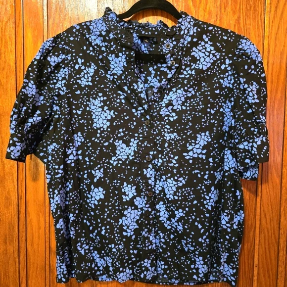 WHO WHAT WEAR Black & Light Blue Abstract Floral Button Down Blouse Size Large - Picture 4 of 15